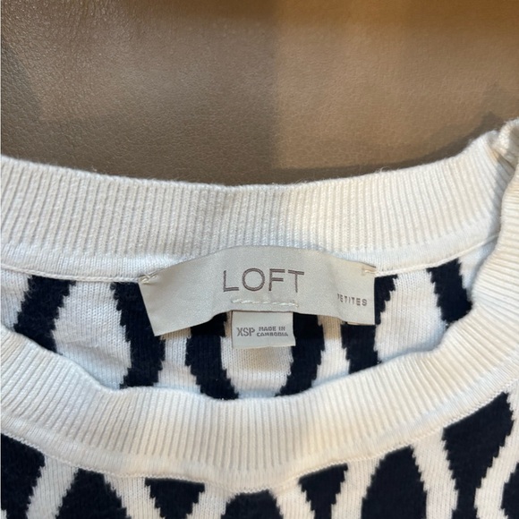 LOFT Navy white blouse - Picture 5 of 6